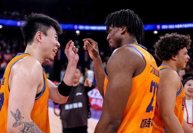 开云体育官方入口-CBA积分榜最新排名！上海力压广厦排第1，广东第3不稳，7队大乱斗