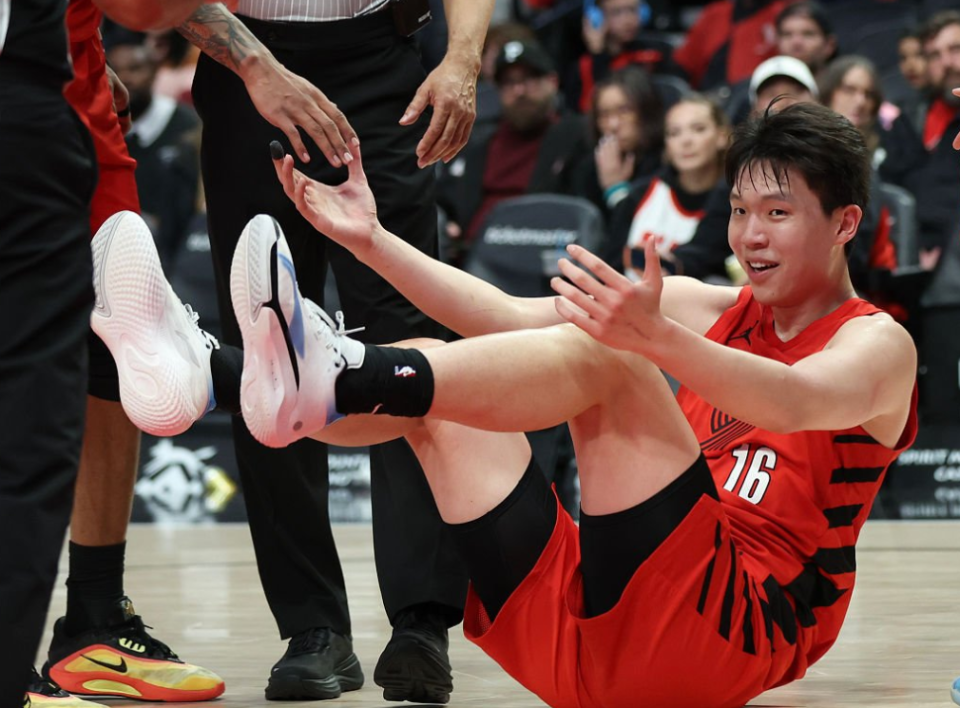 开云体育app下载-省2000美元！NBA官方：杨瀚森对阵奇才技术犯规已被撤销